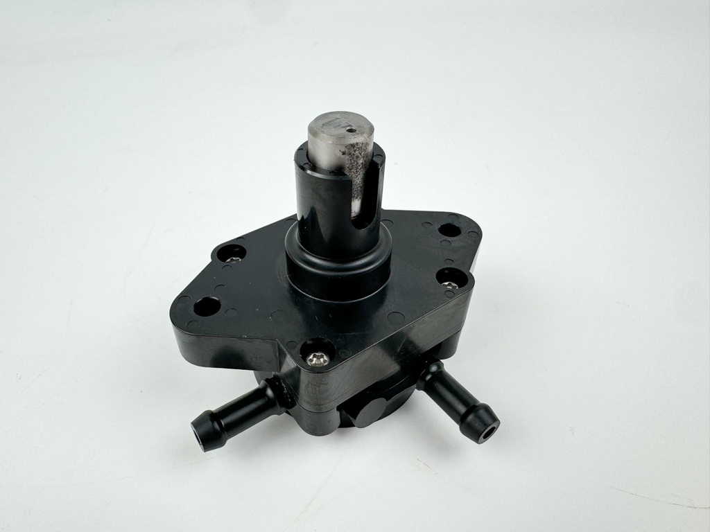 2005 Suzuki 140 HP 4 Stroke Outboard Fuel Pump 15100-90J10 OEM