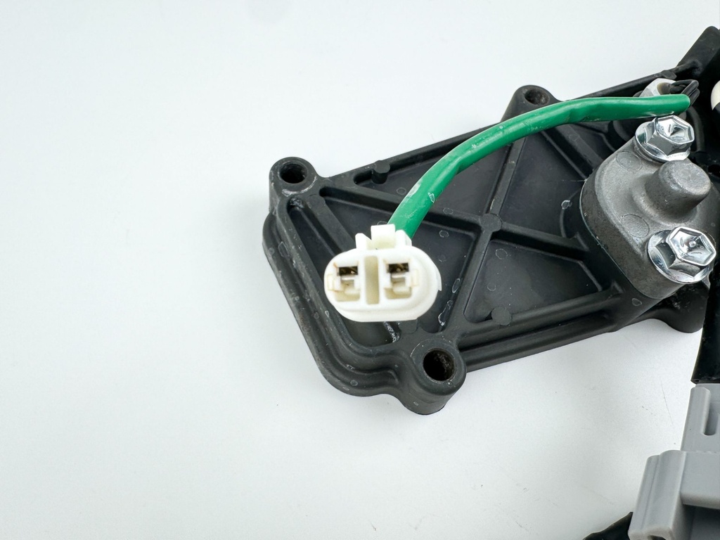 2005 Suzuki 140 HP 4 Stroke Outboard Rectifier & Regulator 32800-90J20 OEM