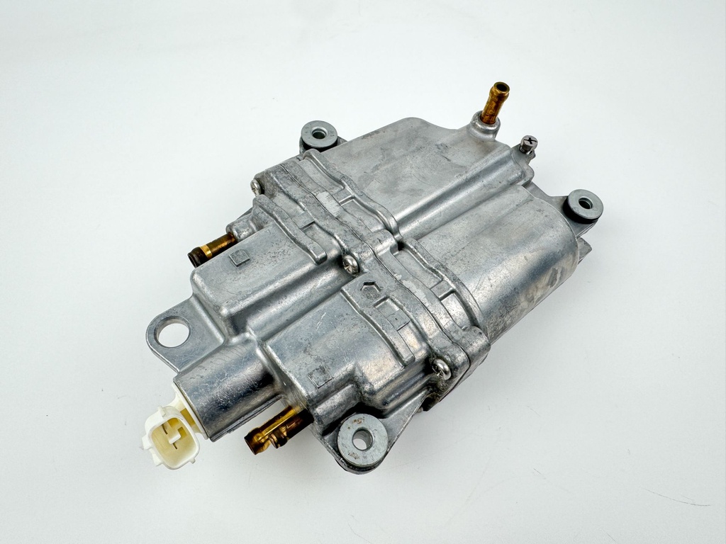 2005 Suzuki 140 HP 4 Stroke Outboard Vapor Separator Tank VST 15600-90J01 OEM