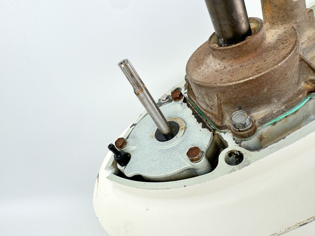 2002-2011 Suzuki 140 HP 4 Stroke Outboard 25" Lower Unit Gear Case RH