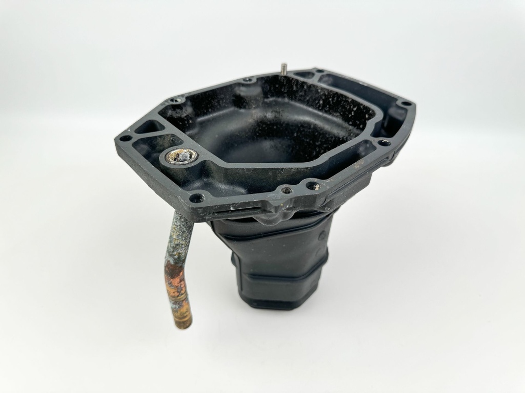 2012 Yamaha 150 HP 4 Stroke Outboard Exhaust Muffler 63P-14711-01-9S OEM