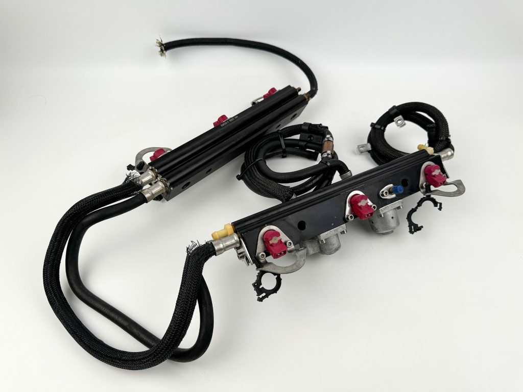 2000 Mercury 200 HP 2 Stroke Outboard Fuel Injector Set W/ Rail 858259A1 OEM