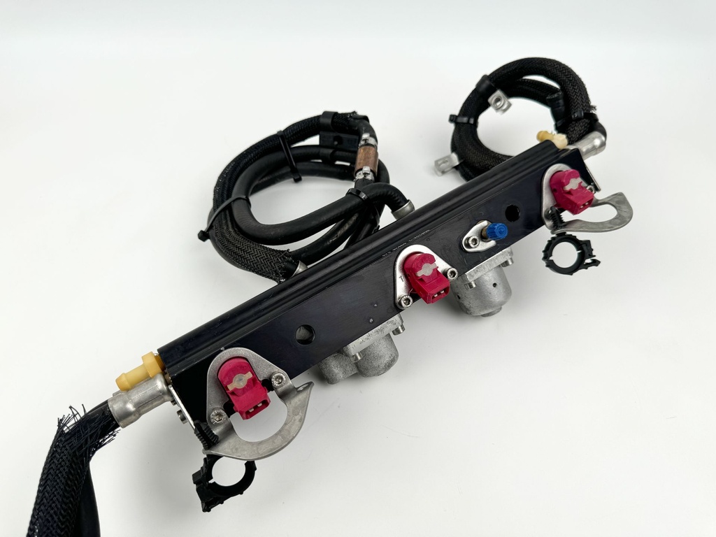 2000 Mercury 200 HP 2 Stroke Outboard Fuel Injector Set W/ Rail 858259A1 OEM