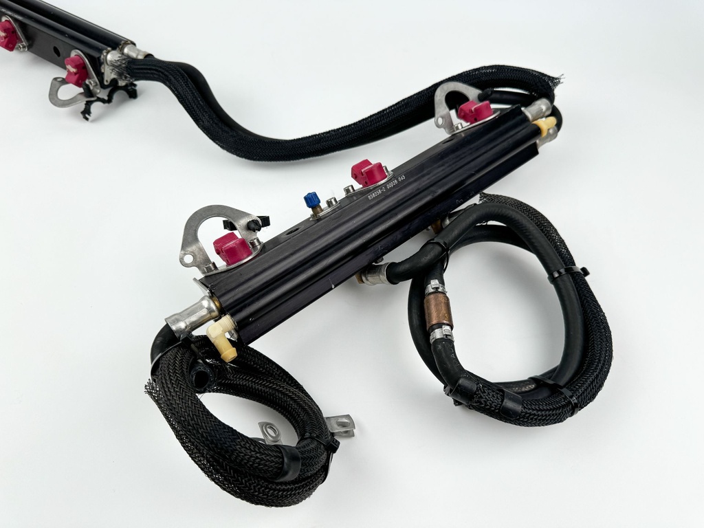 2000 Mercury 200 HP 2 Stroke Outboard Fuel Injector Set W/ Rail 858259A1 OEM