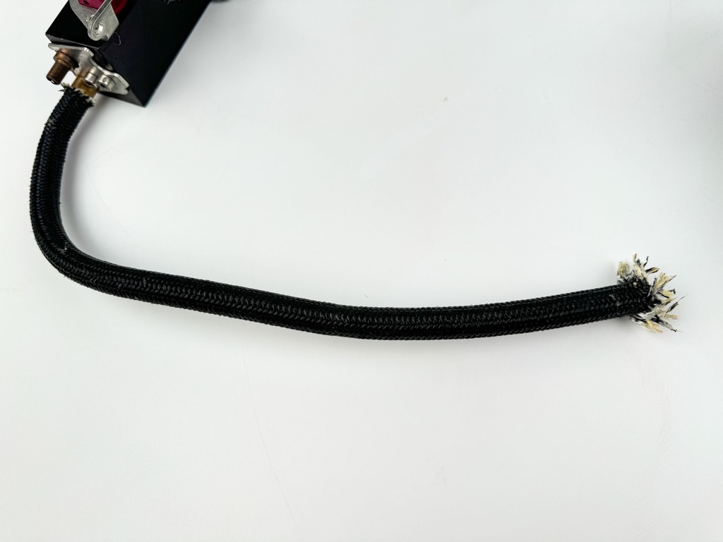 2000 Mercury 200 HP 2 Stroke Outboard Fuel Injector Set W/ Rail 858259A1 OEM