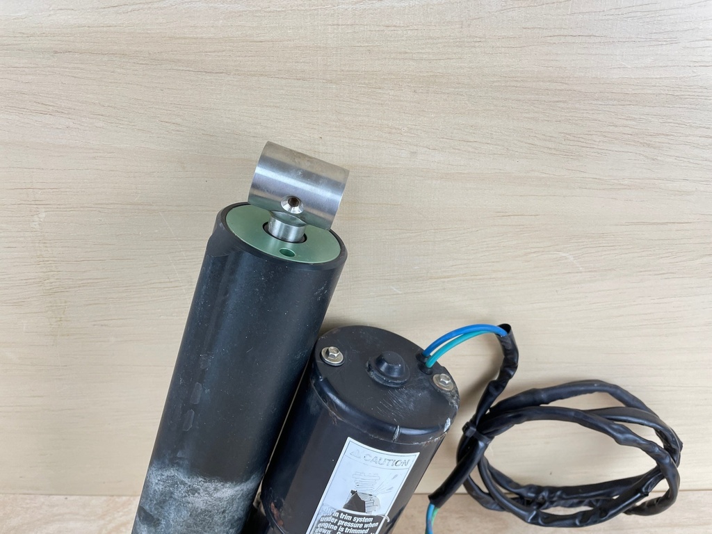 2006 Mercury 50HP 4 Stroke Outboard Engine Power Trim & Tilt Assembly 855654T09