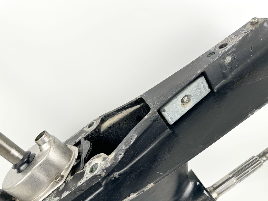 2000 Mercury 200 HP 2 Stroke Outboard Lower Unit Gear Case 859399T14 - Parts