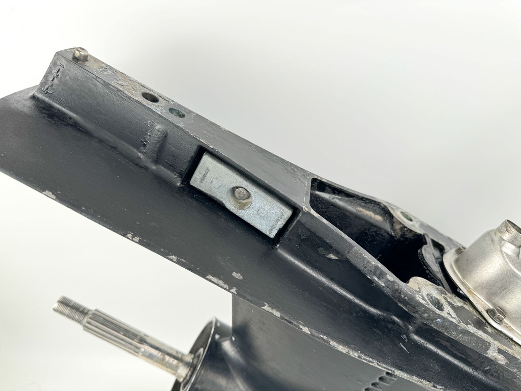 2000 Mercury 200 HP 2 Stroke Outboard Lower Unit Gear Case 859399T14 - Parts