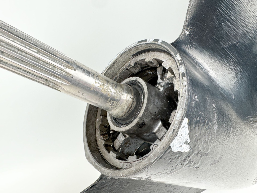 2000 Mercury 200 HP 2 Stroke Outboard Lower Unit Gear Case 859399T14 - Parts