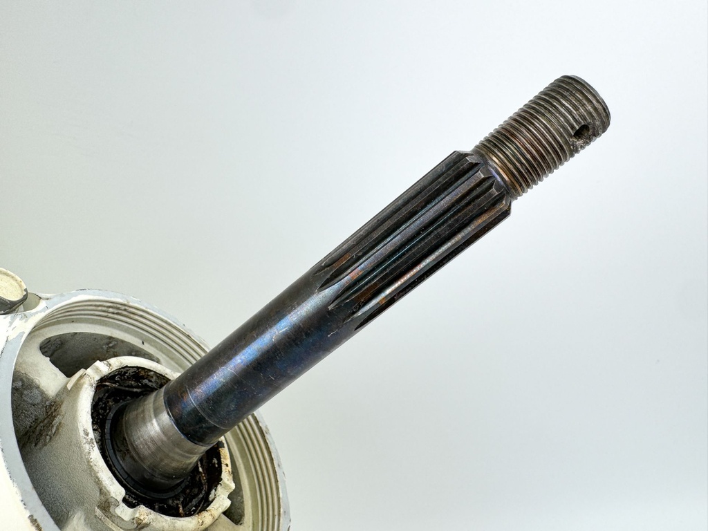 2001 - 2009 Suzuki DF 60 70 HP 20" Long Lower Unit Gear Case OEM