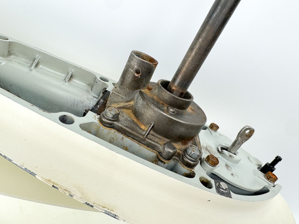 2001 - 2009 Suzuki DF 60 70 HP 20" Long Lower Unit Gear Case OEM