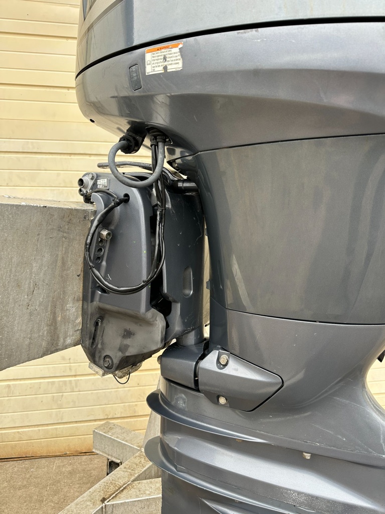 2012 Yamaha 150HP 4 Stroke Outboard Engine 25" XL Shaft - 800 Hours