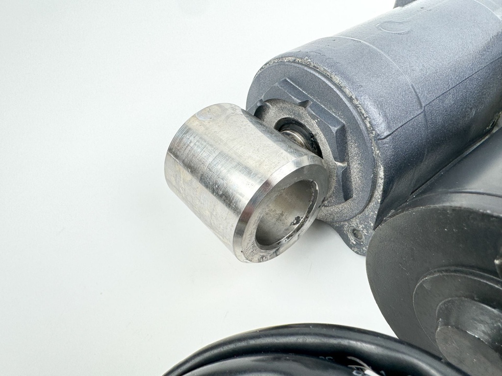 2011 Yamaha 70 HP 4 Stroke Outboard Power Trim Tilt Unit 6CJ-43800-00-8D OEM