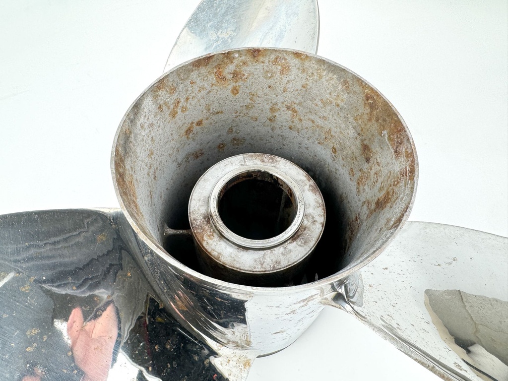 Michigan Wheel Apollo 3 Blade Stainless Steel Propeller 13 1/4" x 17P LH