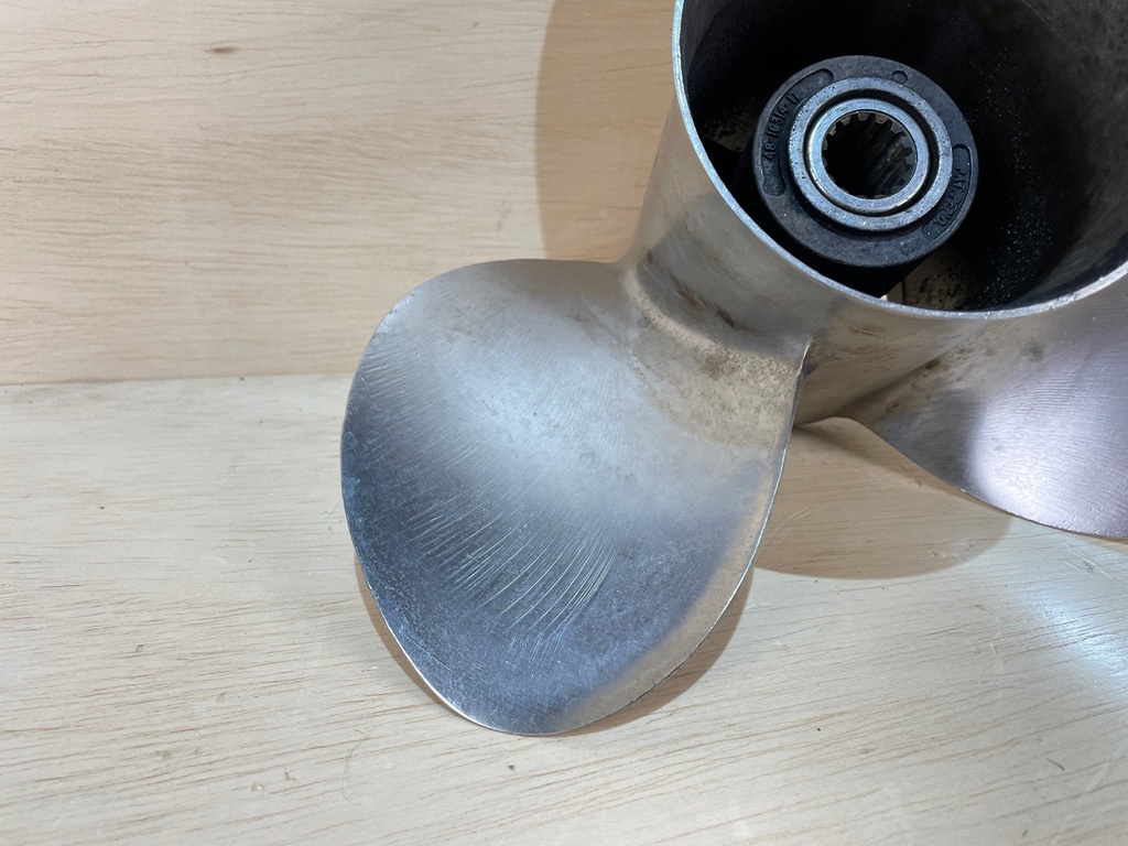 Mercury Quicksilver Vengeance SS Prop 14 1/2" x 15P Propeller 48-16314-17