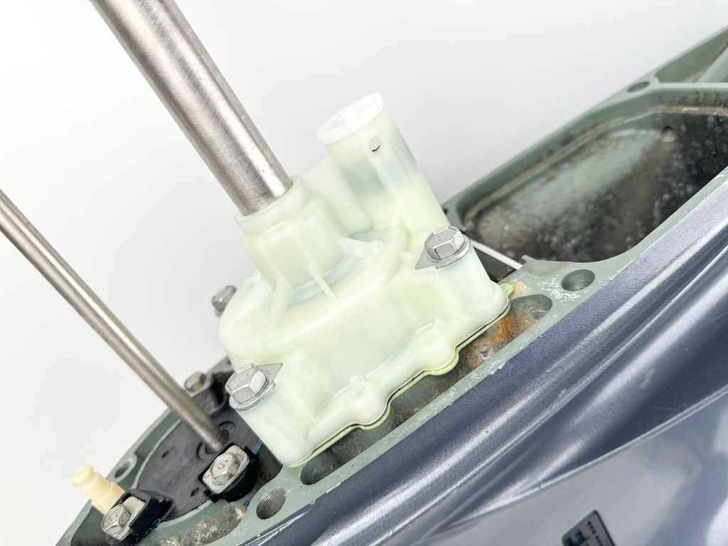 2004 + Yamaha 150HP 4 Stroke 25" Shaft Lower Unit Gear Case - Fully Inspected