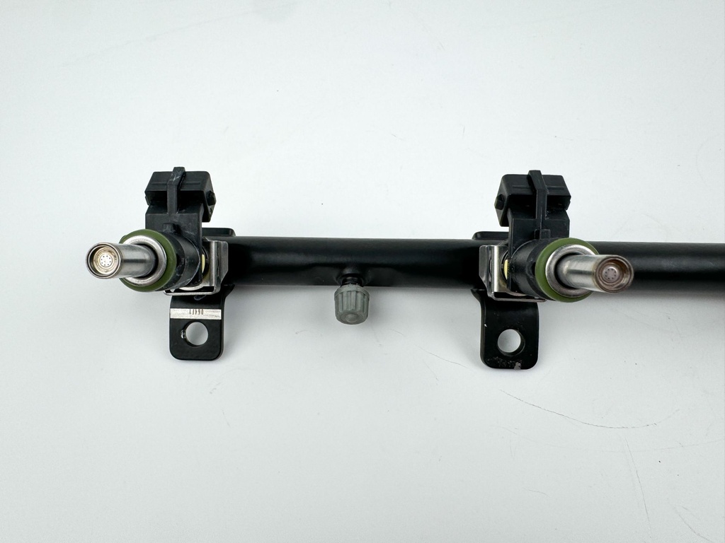 2015 Mercury 115 HP 4 Stroke Outboard Fuel Injector Set W/ Rail 8M6002428 OEM