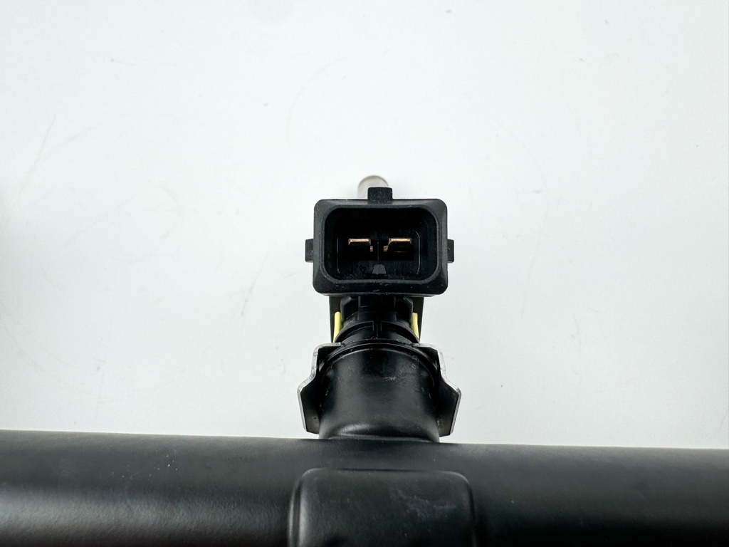 2015 Mercury 115 HP 4 Stroke Outboard Fuel Injector Set W/ Rail 8M6002428 OEM