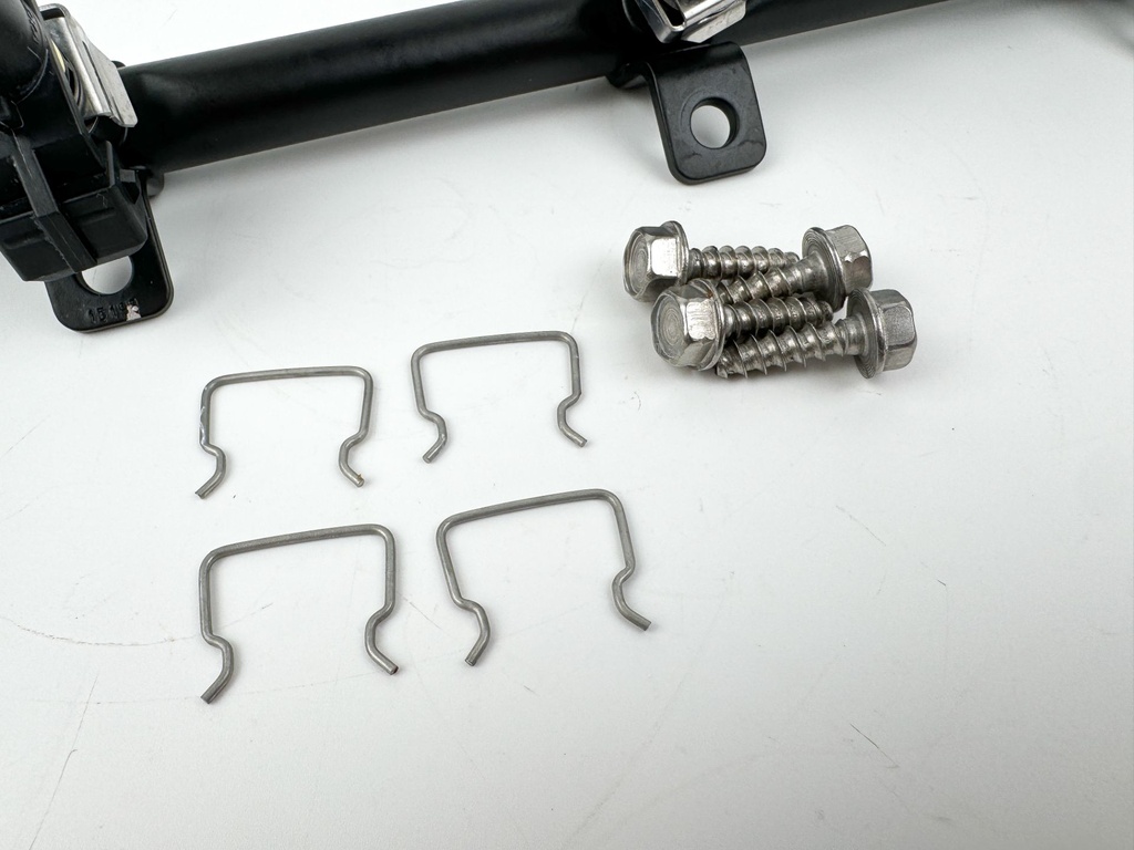 2015 Mercury 115 HP 4 Stroke Outboard Fuel Injector Set W/ Rail 8M6002428 OEM