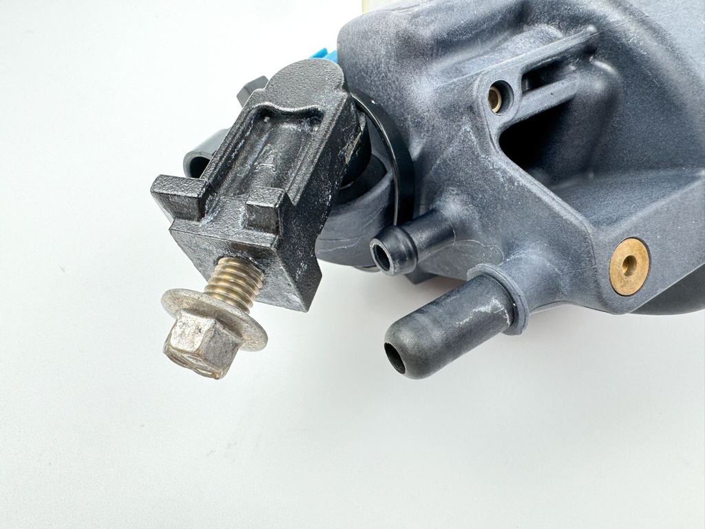 2015 Mercury 115 HP 4 Stroke Outboard FSM Fuel Supply Module 8M0057676 OEM