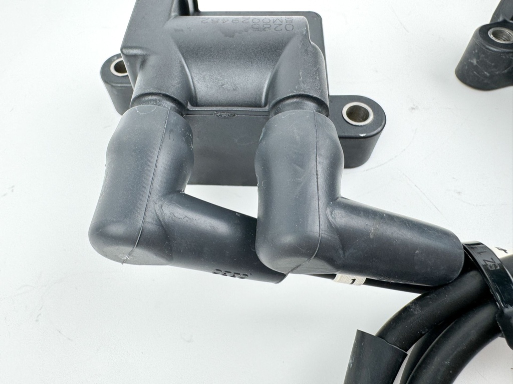 2015 Mercury 115 HP 4 Stroke Outboard Ignition Coil Set 8M0044991 OEM