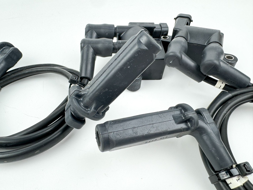 2015 Mercury 115 HP 4 Stroke Outboard Ignition Coil Set 8M0044991 OEM