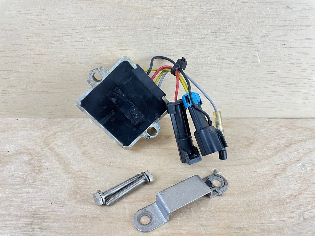 2006 Mercury 50HP 4 Stroke Outboard Voltage Regulator 893640T01
