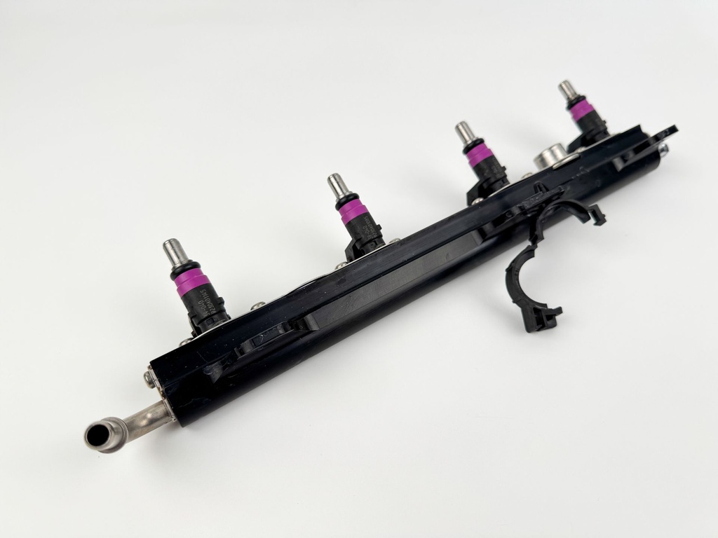 2009 Mercury 200 HP 4 Stroke Outboard Fuel Injector Set W/ Rail 8M0041571 OEM