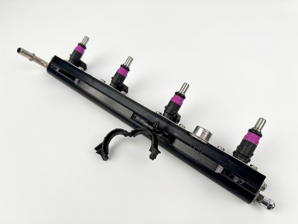 2009 Mercury 200 HP 4 Stroke Outboard Fuel Injector Set W/ Rail 8M0041571 OEM