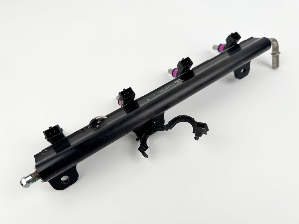 2009 Mercury 200 HP 4 Stroke Outboard Fuel Injector Set W/ Rail 8M0041571 OEM