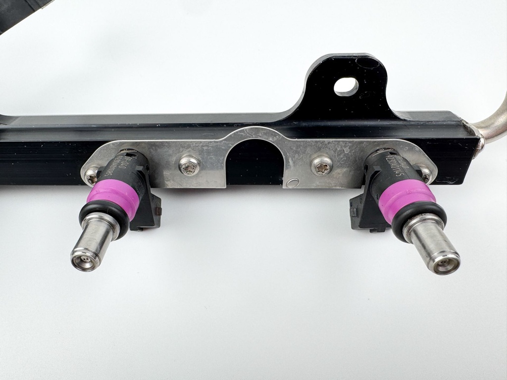 2009 Mercury 200 HP 4 Stroke Outboard Fuel Injector Set W/ Rail 8M0041571 OEM