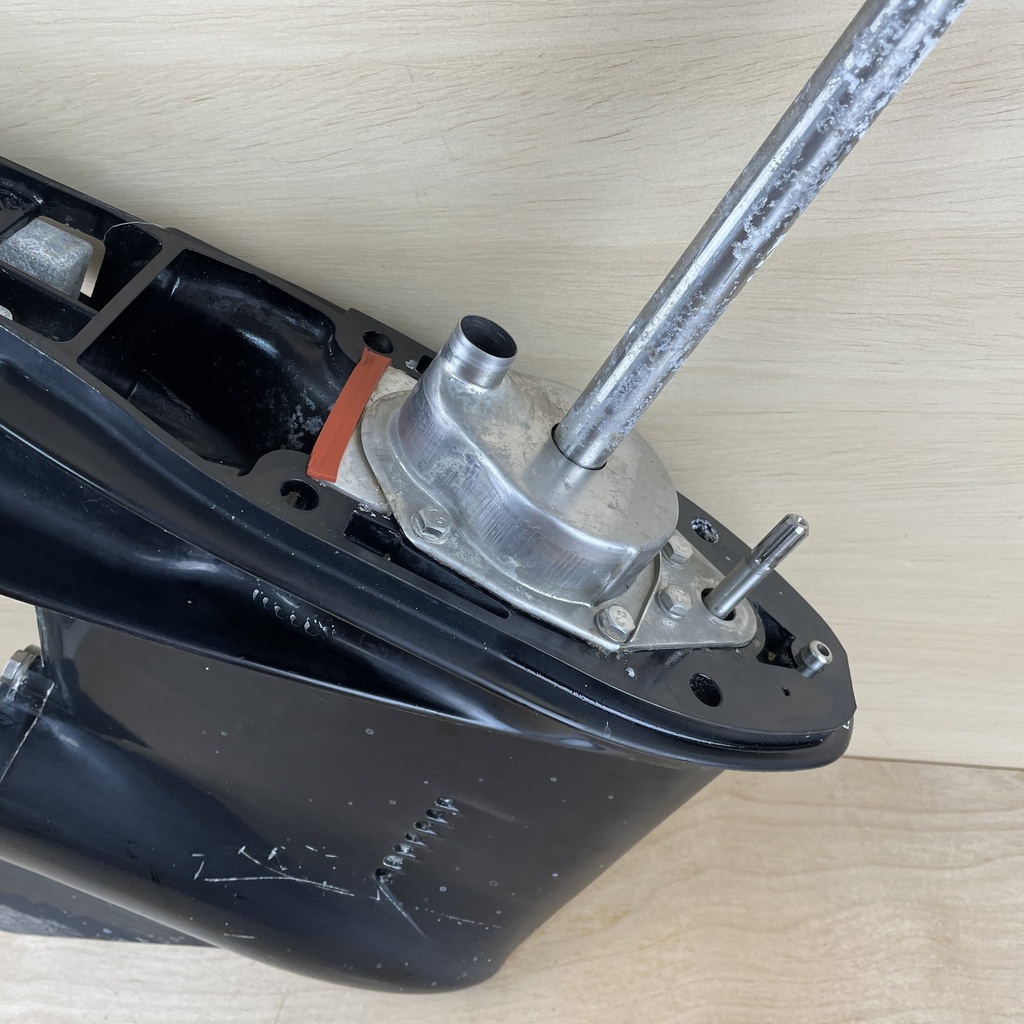 2010 Mercury 40HP 4 Stroke Outboard 20" L Lower Unit Gear Case Assembly 8M0086324