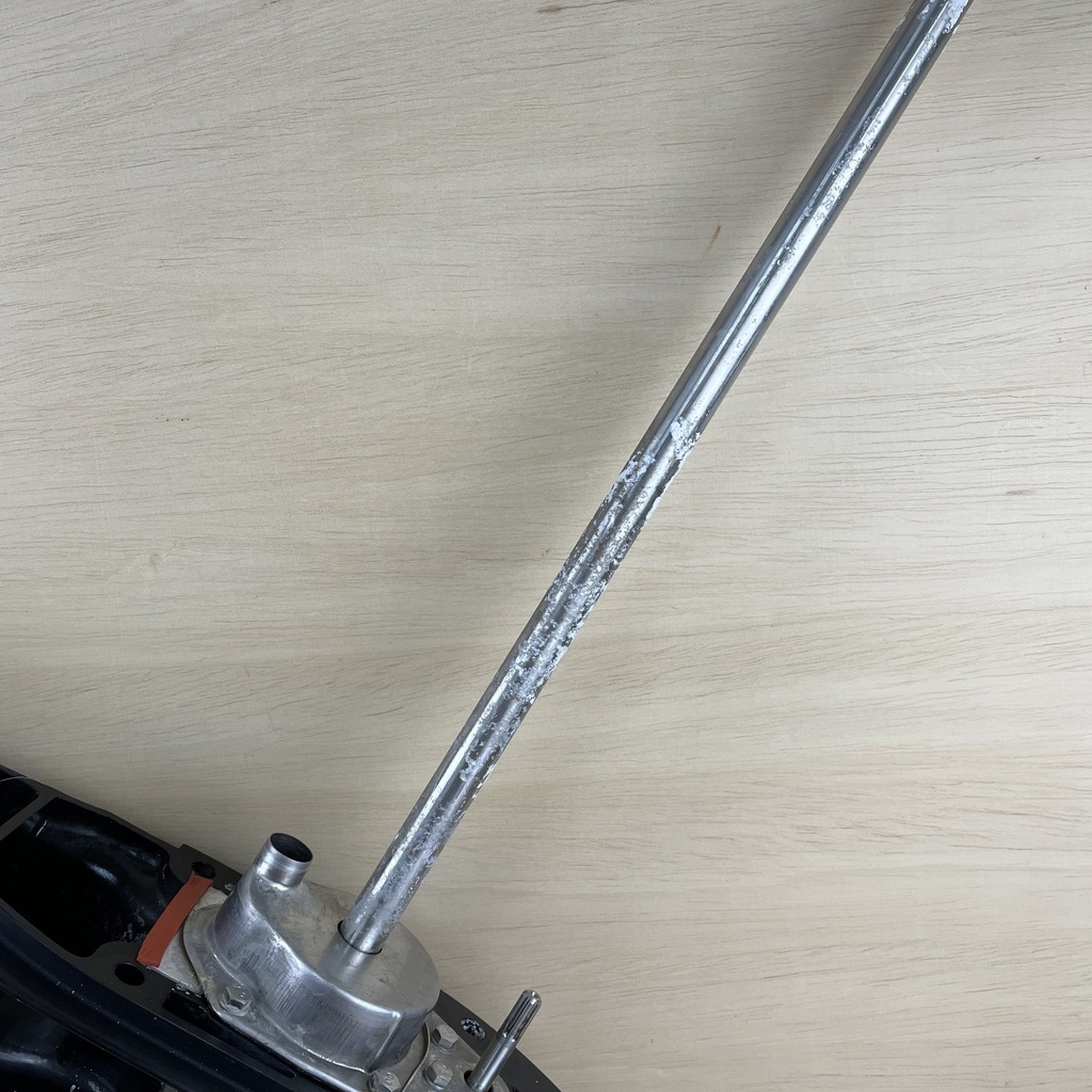 2010 Mercury 40HP 4 Stroke Outboard 20" L Lower Unit Gear Case Assembly 8M0086324