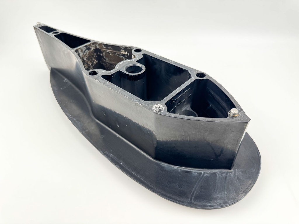 2009 Mercury 200 HP 4 Stroke Outboard Midsection Extension / Spacer 880647T02 OEM