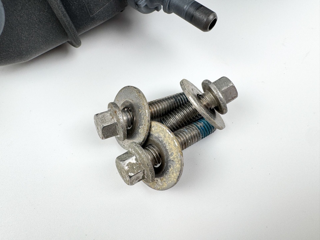 Mercury 135 150 175 HP L4 Verado FSM Fuel Supply Module VST 880596T08