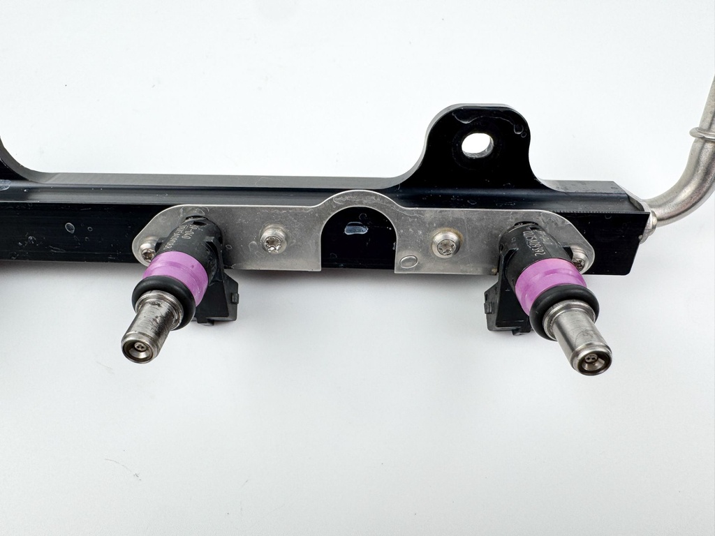 2007 Mercury 135 HP 4 Stroke Outboard Fuel Injector Set W/ Rail 8M0041571 OEM