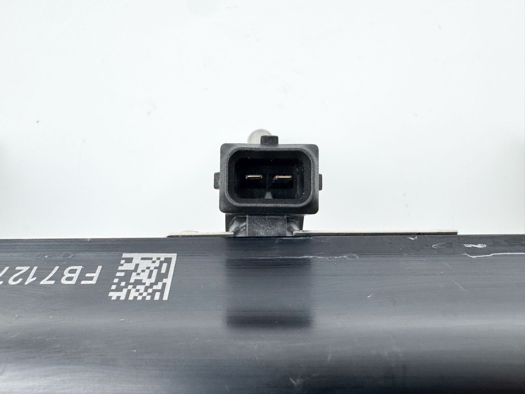 2007 Mercury 135 HP 4 Stroke Outboard Fuel Injector Set W/ Rail 8M0041571 OEM