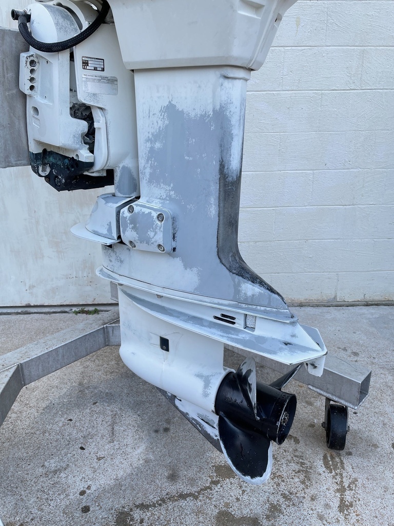 2000 Johnson 175HP 25" XL Shaft 2 Stroke Carbureted Outboard Engine - Freshly Serviced