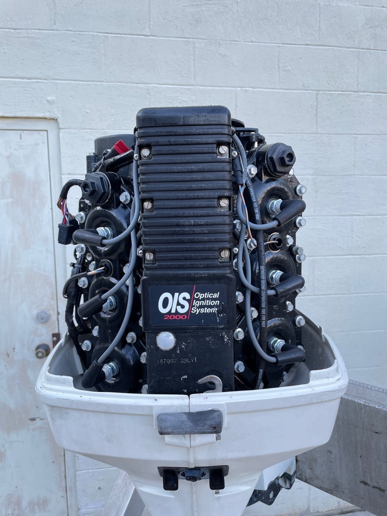 2000 Johnson 175HP 25" XL Shaft 2 Stroke Carbureted Outboard Engine - Freshly Serviced