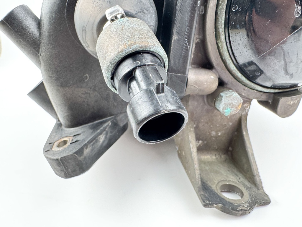 2007 Mercury 135 HP 4 Stroke Outboard CAC Charge Air Cooler 8M0046691 OEM