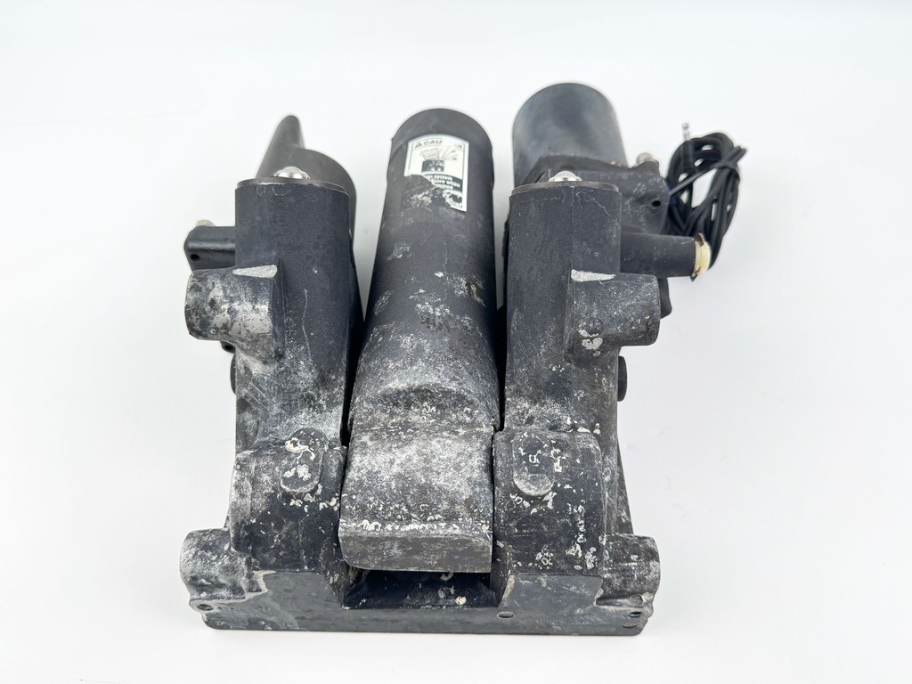 2007 Mercury 135 HP 4 Stroke Outboard Power Trim Tilt Unit 8M0168222 OEM