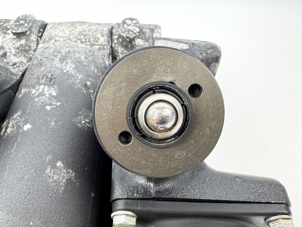 2007 Mercury 135 HP 4 Stroke Outboard Power Trim Tilt Unit 8M0168222 OEM