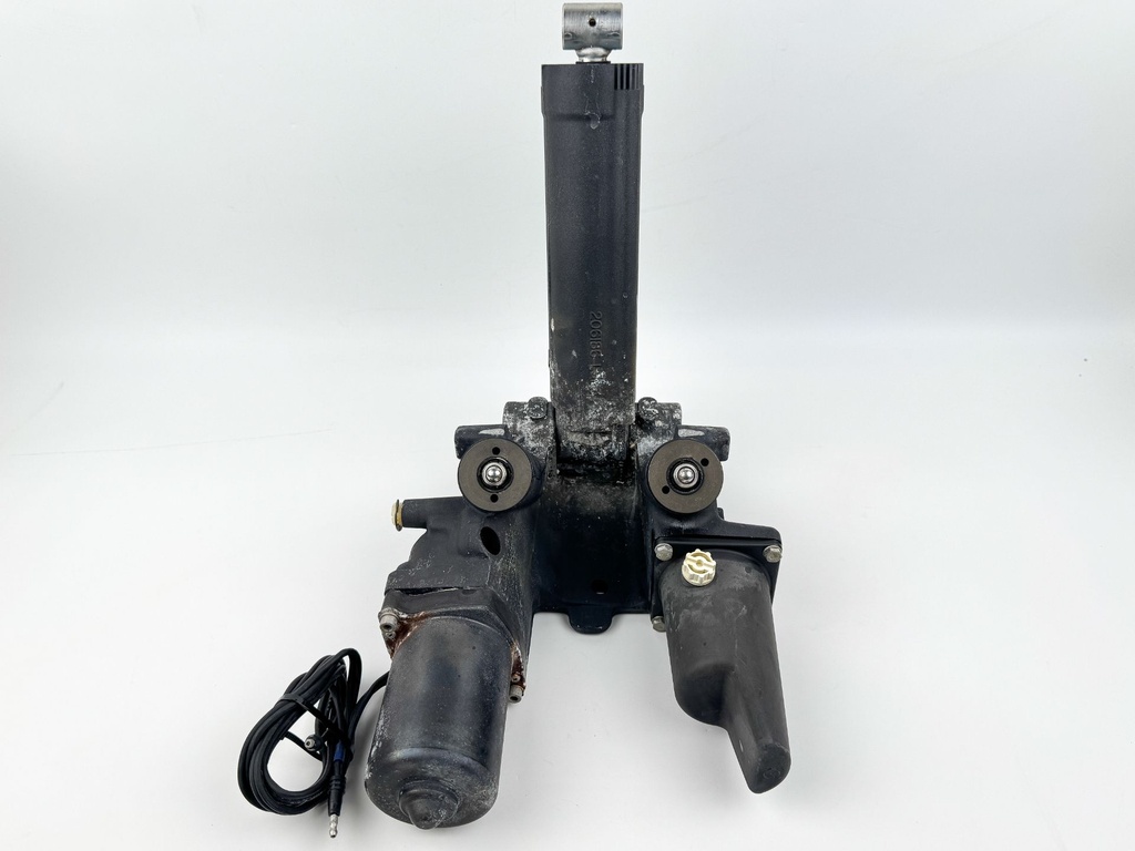 2007 Mercury 135 HP 4 Stroke Outboard Power Trim Tilt Unit 8M0168222 OEM