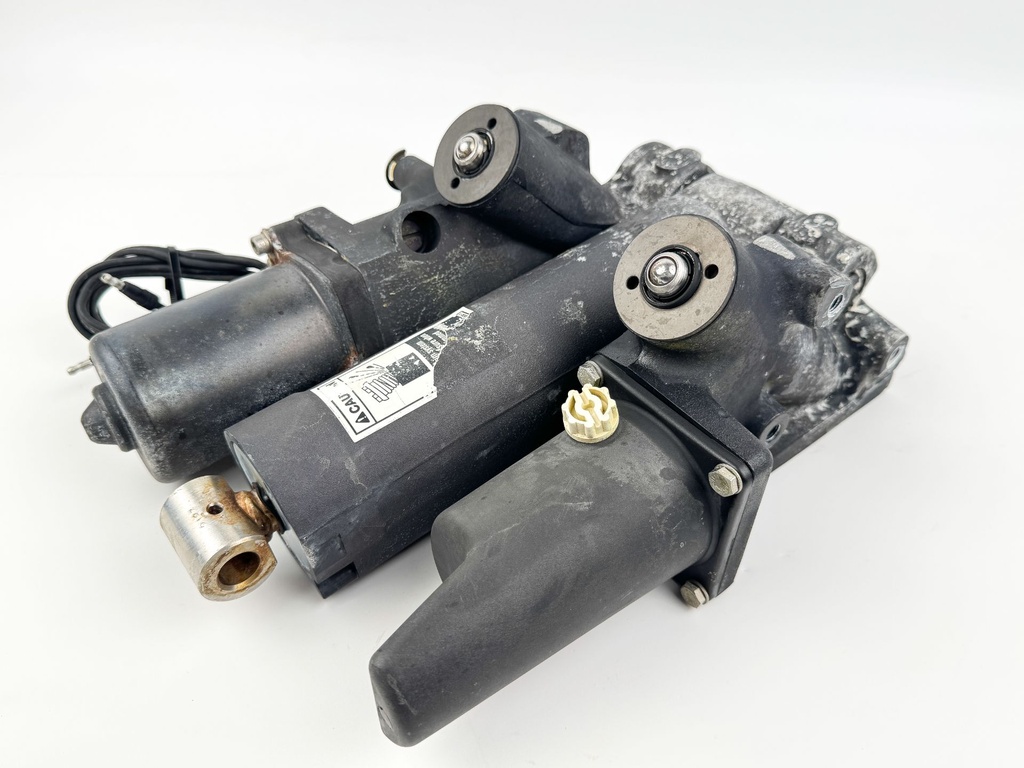 2007 Mercury 135 HP 4 Stroke Outboard Power Trim Tilt Unit 8M0168222 OEM