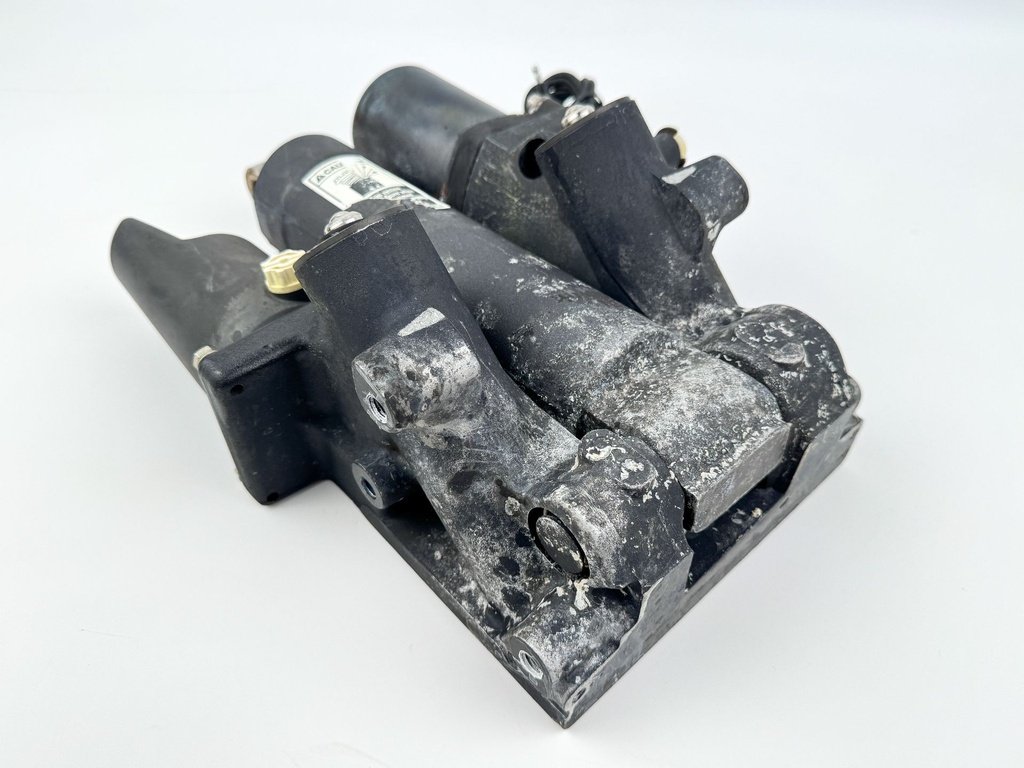 2007 Mercury 135 HP 4 Stroke Outboard Power Trim Tilt Unit 8M0168222 OEM