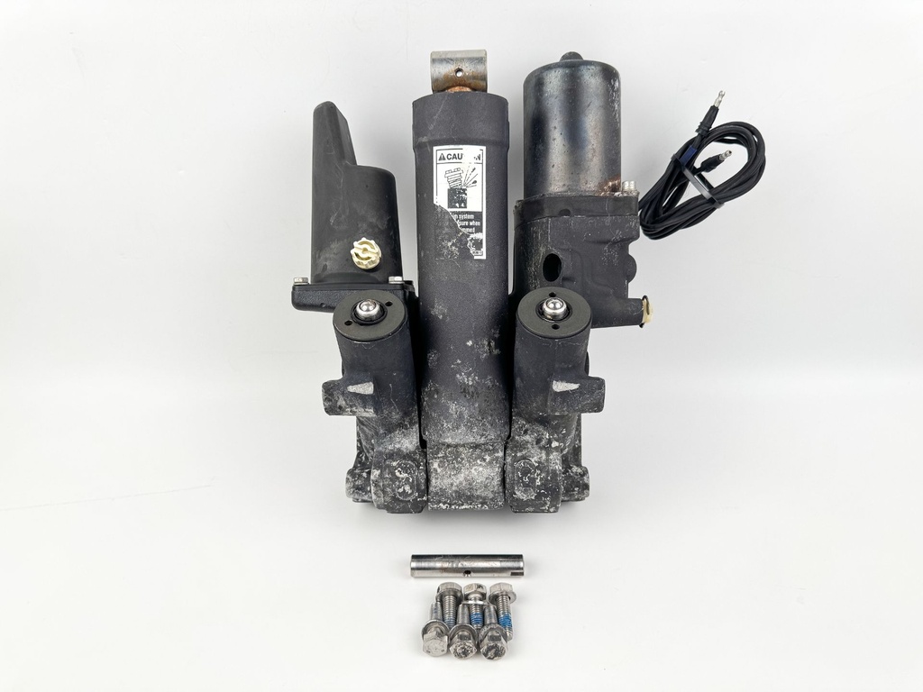 2007 Mercury 135 HP 4 Stroke Outboard Power Trim Tilt Unit 8M0168222 OEM