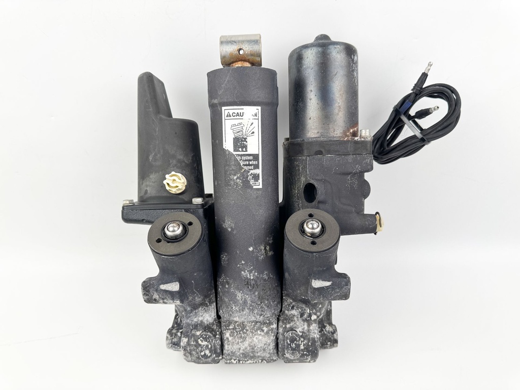 2007 Mercury 135 HP 4 Stroke Outboard Power Trim Tilt Unit 8M0168222 OEM