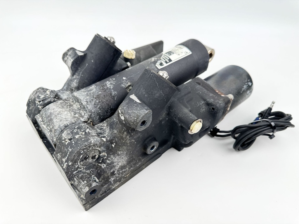 2007 Mercury 135 HP 4 Stroke Outboard Power Trim Tilt Unit 8M0168222 OEM