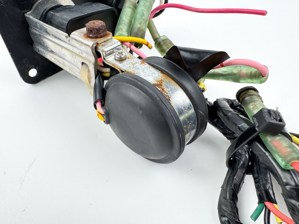 Yamaha Outboard Single Engine Key Switch With Key