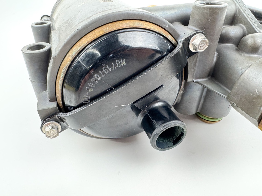 2007 Mercury 135 HP 4 Stroke Outboard Integrated Oil Cooler Module 892801T01 OEM